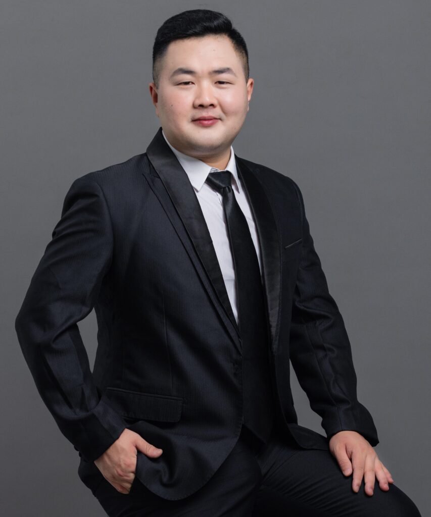 UniquePins CEO – 20+ Years Custom Lapel Pins & Medals Manufacturer Since 2008